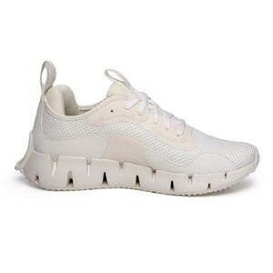 Reebok women’s Zig sneakers 9 NEW IN BOX